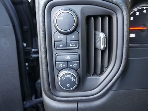 Used 2020 Chevrolet Silverado 1500 Custom w/ Custom Value Package image 11