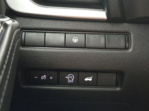 Used 2024 Nissan Rogue SV AWD/4WD image 23