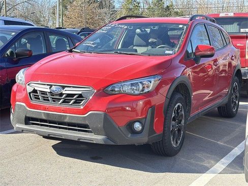 Used 2023 Subaru Crosstrek 2.0i Premium image 3
