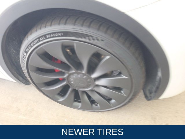 Used 2024 Tesla Model Y Performance AWD/4WD image 3