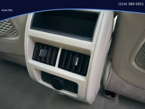 Used 2015 Cadillac SRX Luxury w/ Driver Awareness Package image 29