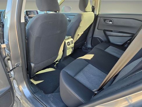 Used 2024 Nissan Rogue SV image 15