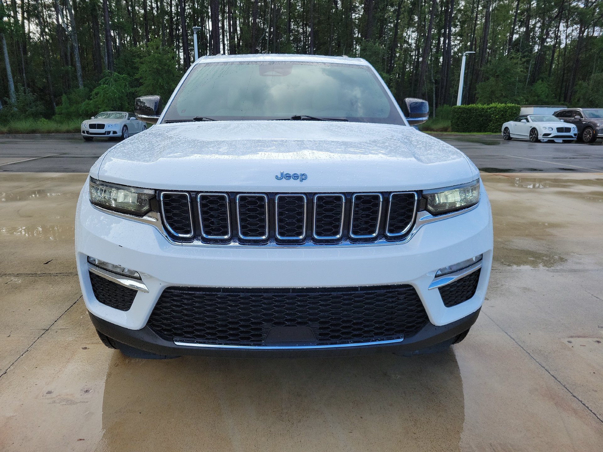 Used 2023 Jeep Grand Cherokee 4WD 4xe image 9