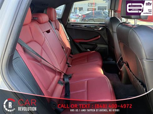 Used 2020 Porsche Macan S image 7