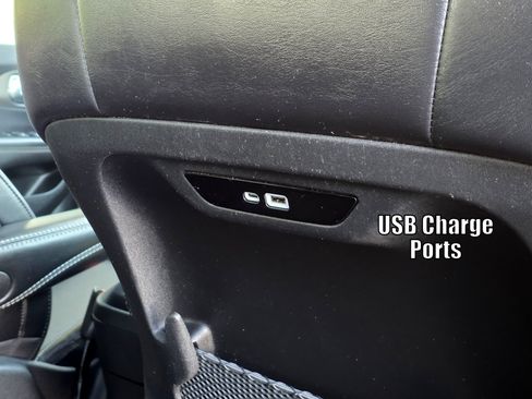 Used 2025 Chrysler Pacifica Select FWD image 34
