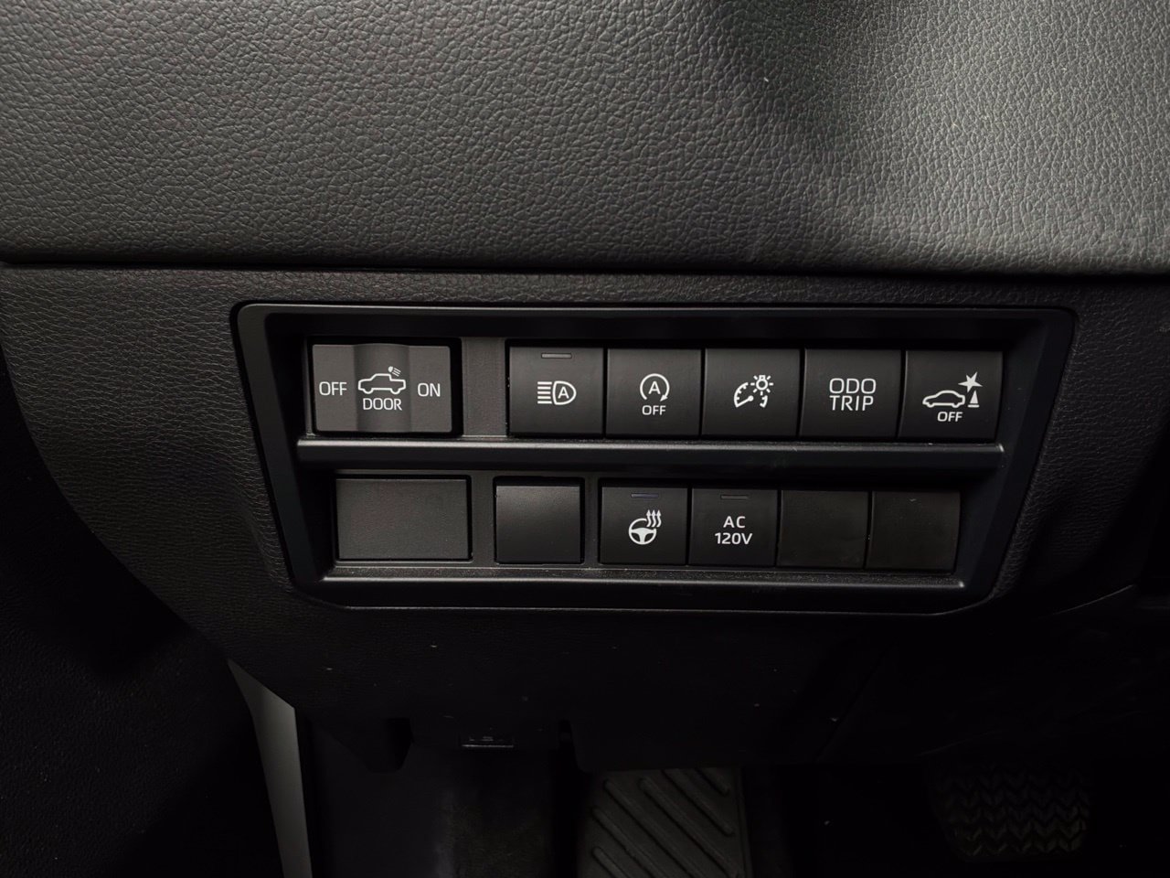 Used 2024 Toyota Tundra Limited AWD/4WD image 29