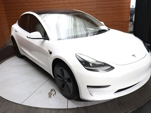 Used 2023 Tesla Model 3 Standard Range image 57