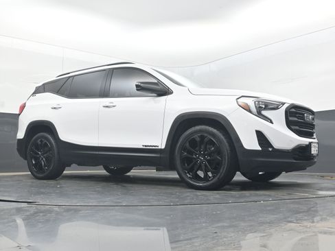 Used 2020 GMC Terrain SLE w/ Driver Convenience Package FWD image 21