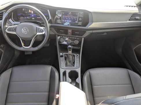 Used 2024 Volkswagen Jetta SE image 14