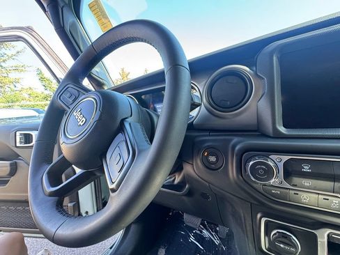 Used 2023 Jeep Wrangler Unlimited Sport AWD/4WD image 22
