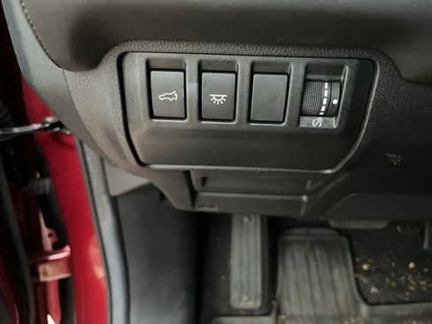 Used 2024 Subaru Ascent Limited w/ Technology Package image 6