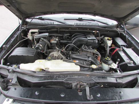 Used 2006 Ford Explorer XLT image 30