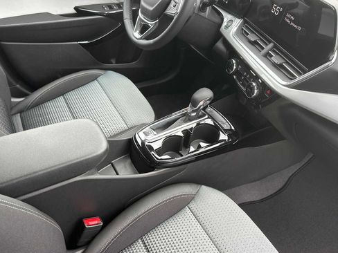 New 2026 Chevrolet Trax LT image 16