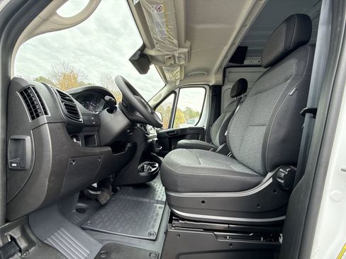 Used 2025 RAM ProMaster 2500 w/ Storage Group image 16