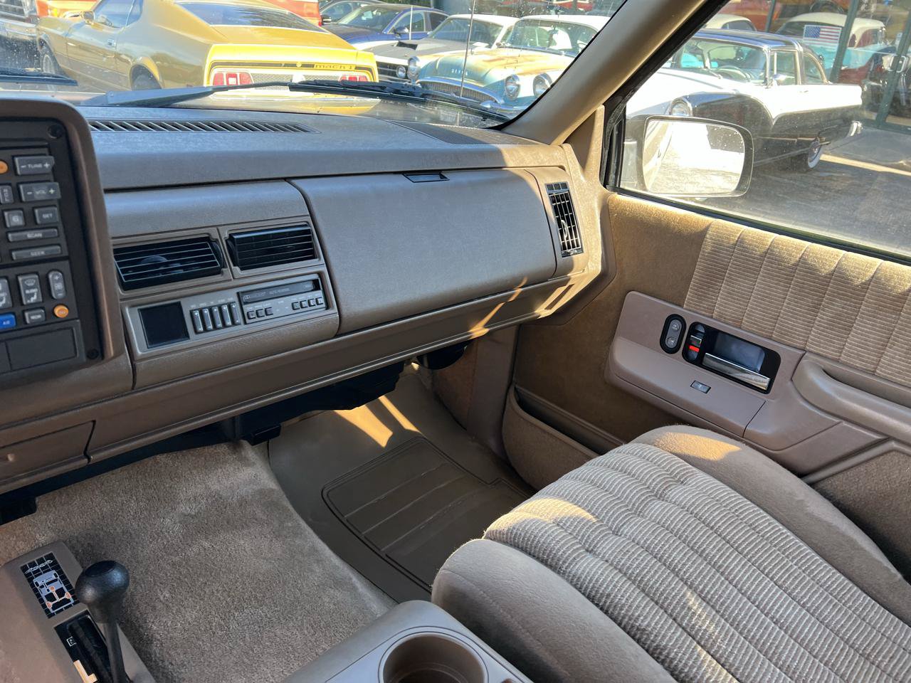 Used 1992 Chevrolet Suburban 4WD image 10