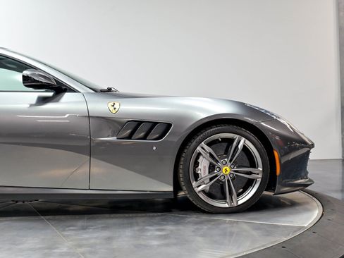 Used 2017 Ferrari GTC4Lusso AWD/4WD image 26