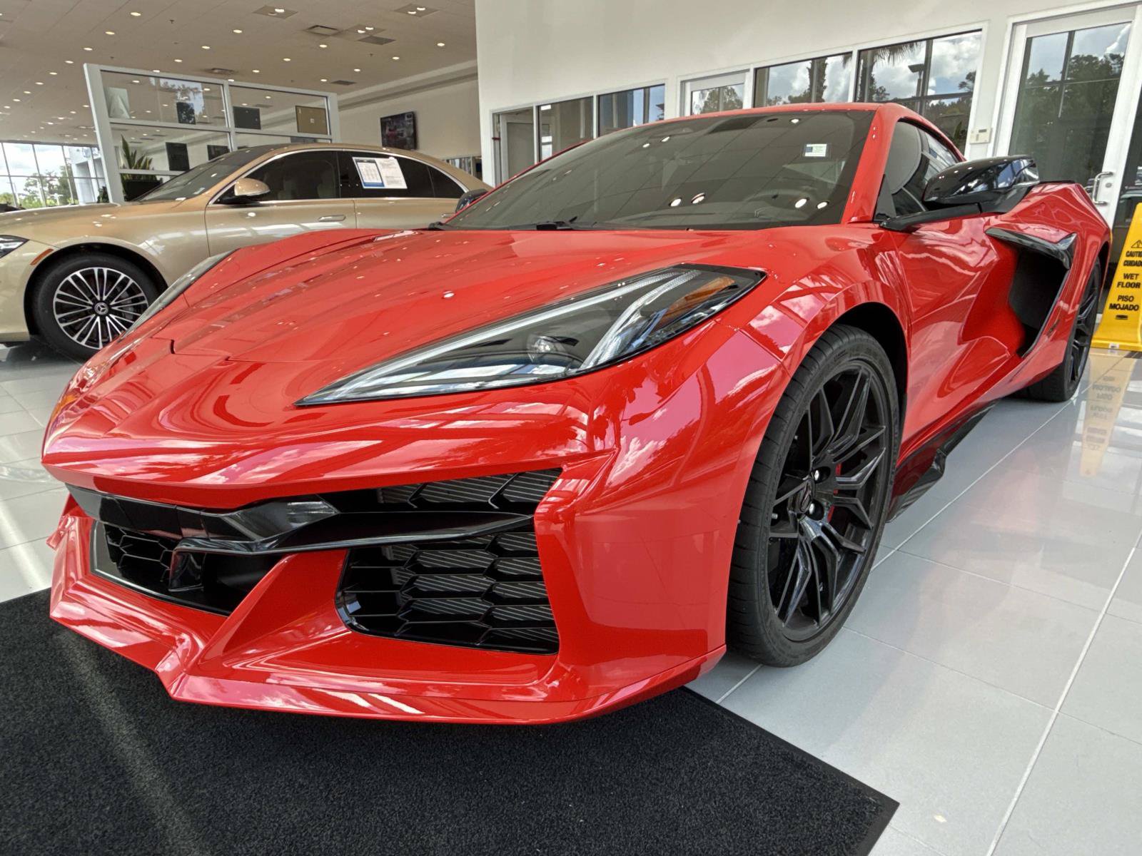Used 2025 Chevrolet Corvette Z06 RWD image 11