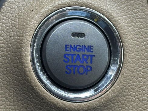 Used 2013 Hyundai Elantra Limited w/ Technology Pkg FWD image 18