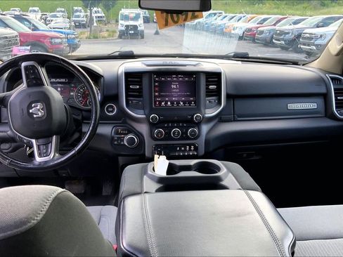 Used 2019 RAM 1500 Big Horn AWD/4WD image 9