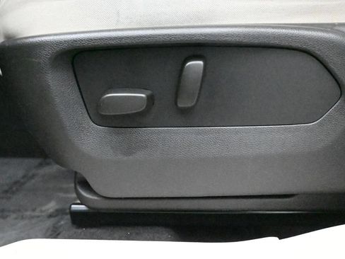 Used 2023 Buick Envision Avenir AWD/4WD image 10