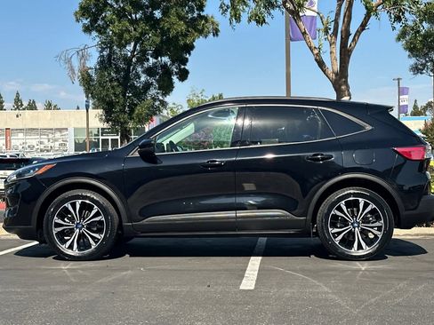 Certified 2022 Ford Escape SE w/ SE Sport Appearance Package AWD/4WD image 6