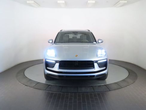 Certified 2026 Porsche Macan AWD/4WD image 10