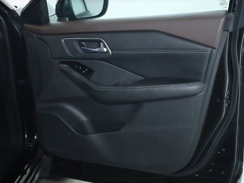 Used 2021 Nissan Rogue SV w/ Premium Package image 35