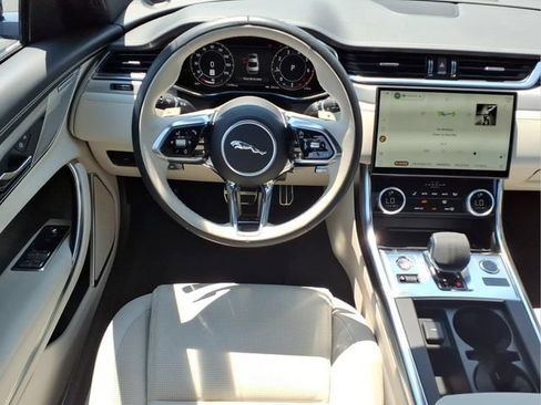 Used 2024 Jaguar XF R-Dynamic SE AWD/4WD image 4