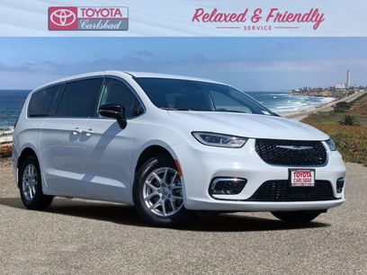 Used 2024 Chrysler Pacifica Touring-L