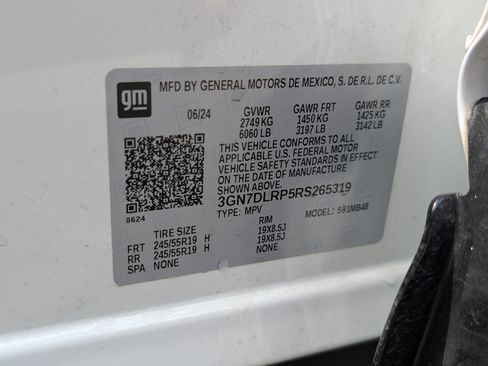 Used 2024 Chevrolet Equinox EV LT FWD image 37