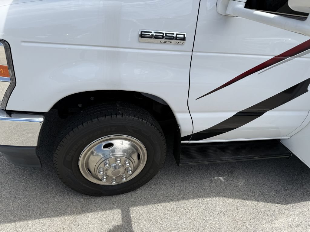 Used 2023 Ford E-350 and Econoline 350 Super Duty RWD image 16