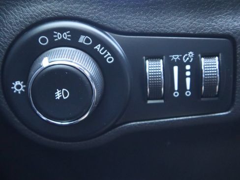 Used 2017 Jeep Compass Trailhawk w/ Popular Equipment Group AWD/4WD image 28