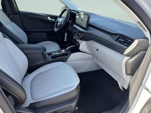 New 2026 Ford Escape SE w/ PHEV Premium Package FWD image 40