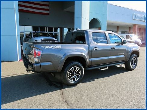 Used 2021 Toyota Tacoma TRD Sport image 7