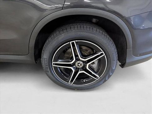 Used 2022 Mercedes-Benz GLC 300 image 23