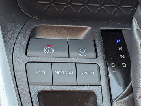 Used 2025 Toyota RAV4 XLE FWD image 16