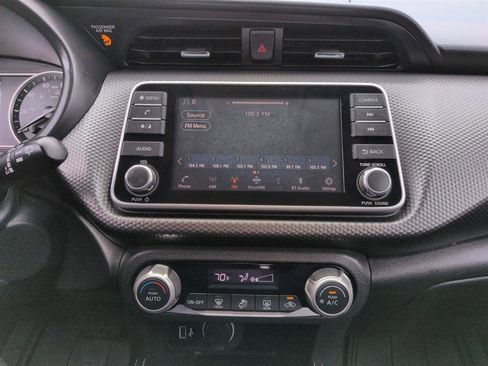 Used 2019 Nissan Kicks SV FWD image 21