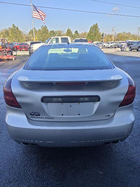 Used 2006 Pontiac Grand Prix GXP w/ Premium Package FWD image 2