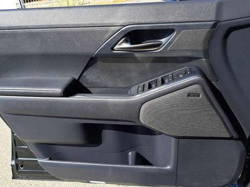 Used 2024 Lexus GX 550 w/ Accessory Package (31) AWD/4WD image 30