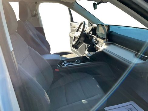 Used 2025 Ford Explorer Active image 15