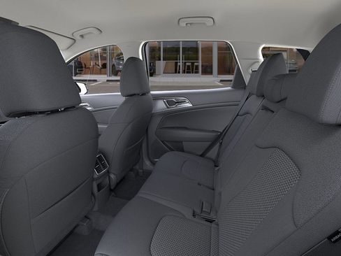 New 2025 Kia Sportage LX image 18