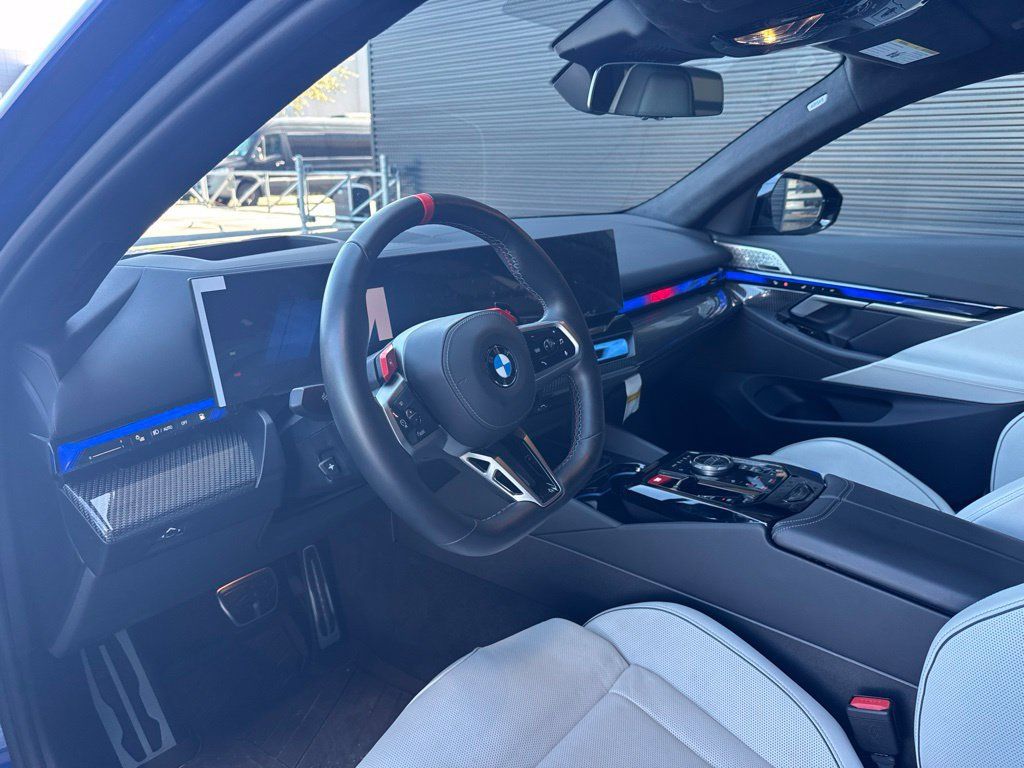 Used 2026 BMW M5 Touring AWD/4WD image 7