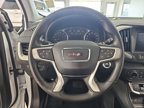 Used 2024 GMC Terrain SLE w/ Driver Convenience Package image 22