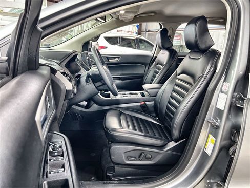 Used 2024 Ford Edge SEL image 11