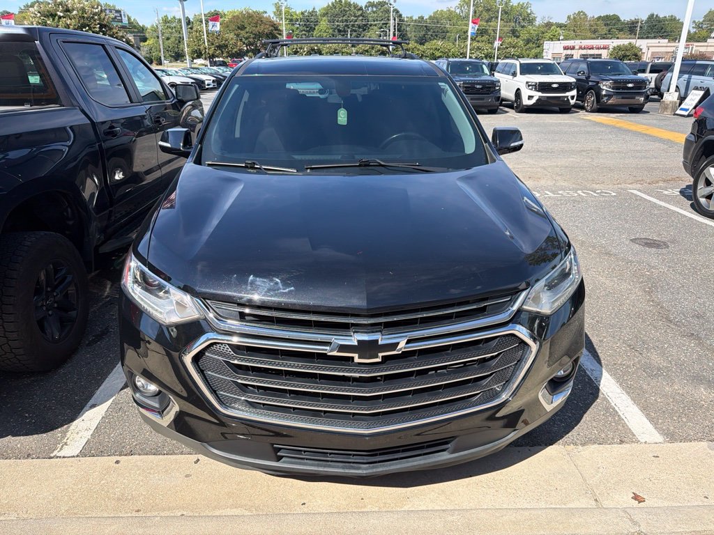 Used 2019 Chevrolet Traverse LT FWD image 2
