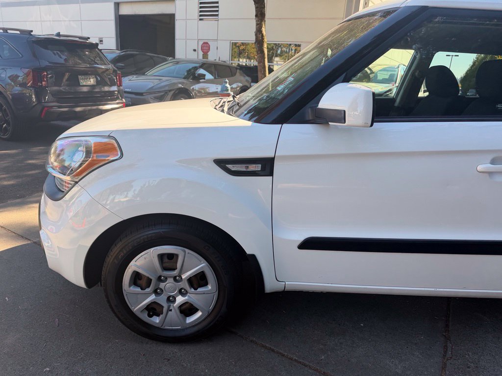 Used 2013 Kia Soul FWD image 8