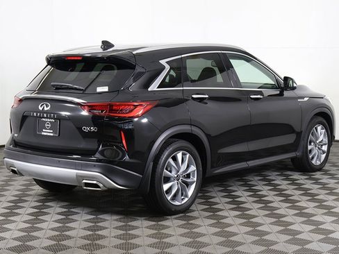 Used 2022 INFINITI QX50 Essential image 13