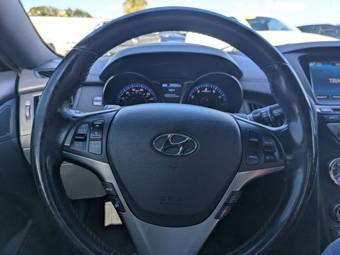 Used 2013 Hyundai Genesis 3.8 image 22