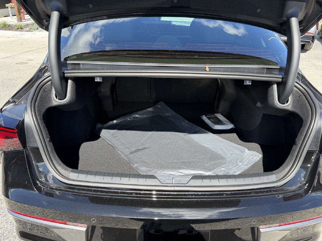 New 2027 Kia K5 LXS FWD image 10