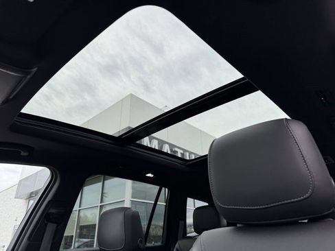 Used 2024 Cadillac XT6 Sport image 15